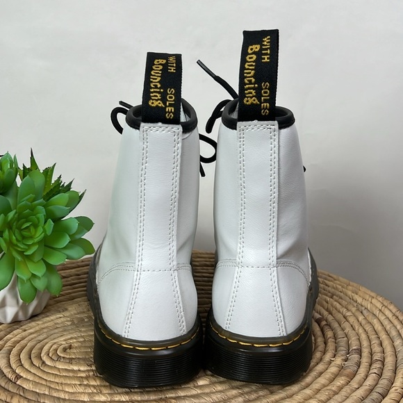 NEW Dr. Marten’s 1460 Boots Lace Up Lug Sole White 8 ZAVALA - Picture 4 of 10